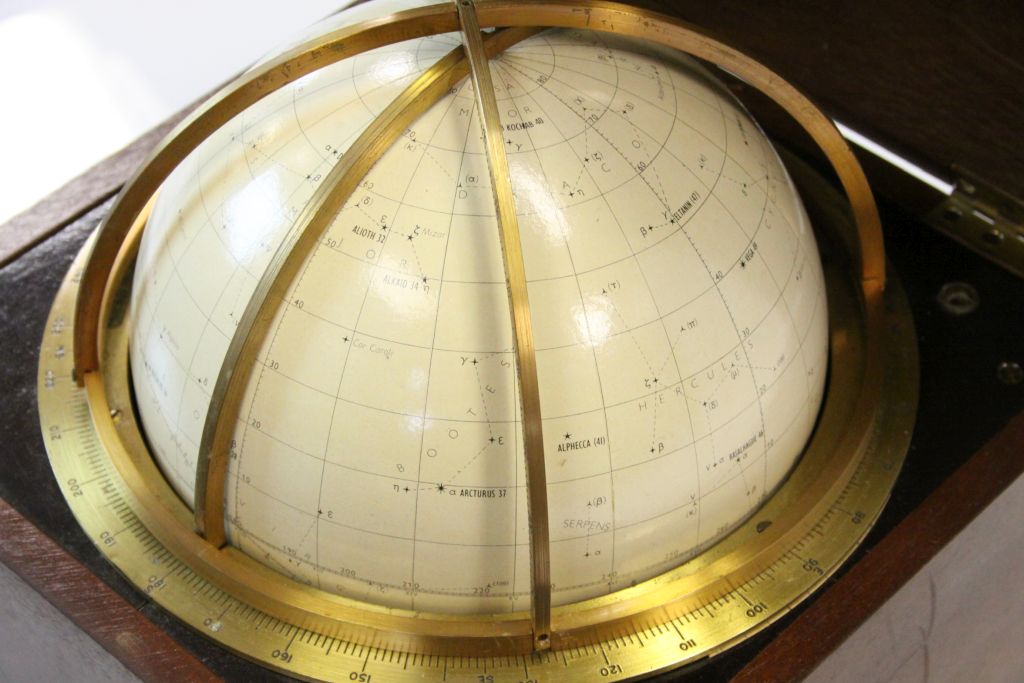 Wooden cased Star Globe Epoch 1975 by Kelvin and Hughes ltd with instructions to lid, approx. 27 x - Image 5 of 9