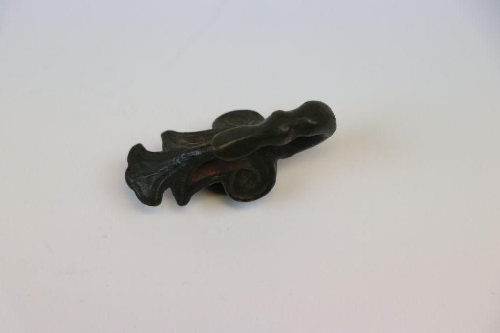 Ancient Bronze Bird toggle reputedly Chinese Ordos Culture (500BC - 100AD), measures approx 5 x 3cm