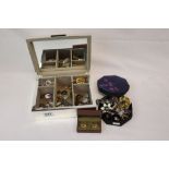 Collection of vintage costume jewellery & other collectables to include Military badges, boxed