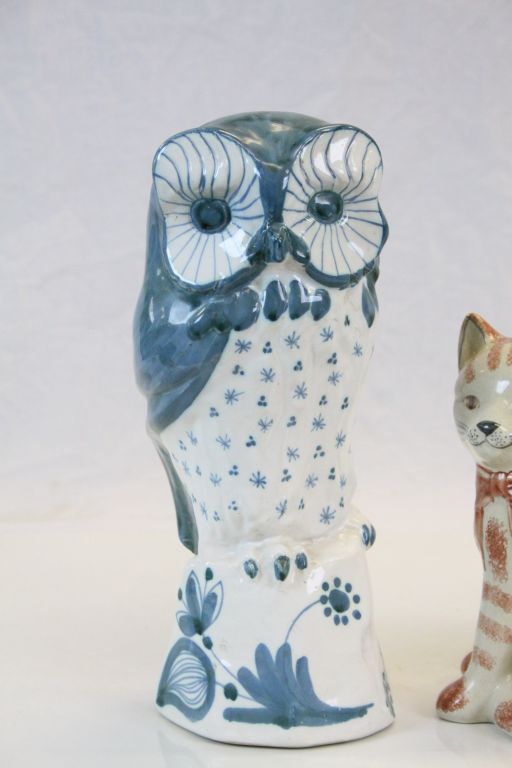 David Sharpe Rye Pottery Owl and Rye Pottery cat with sponged decoration - Image 2 of 5