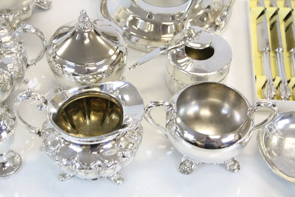 Collection of mix Silver Plate to include teapot with stand, sugar bowls, cream jug etc - Image 3 of 5