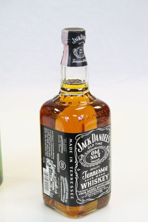 1 bottle of Jack Daniels Tennessee sourmash whisky 750ml and 1 litre bottle Glenfiddich pure malt - Image 2 of 3