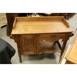 Late Victorian Washstand with Gallery Back over a single drawers, cupboard and pot shelf flanked