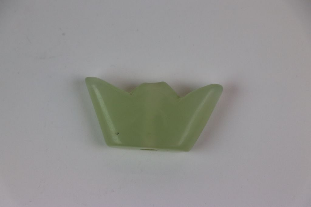 19th Century Chinese "Crown" shaped Jade toggle, approx 3.5cm across