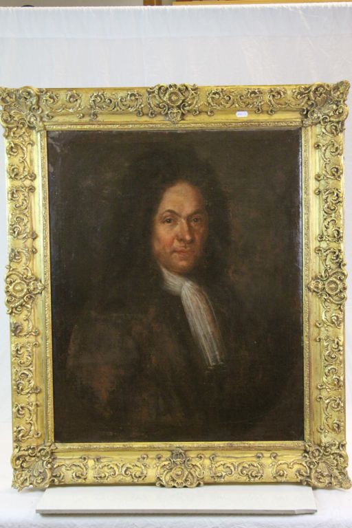 Large gilt framed oil on canvas of a 18th Century gentleman, image approx. 71 cm x 51 cm