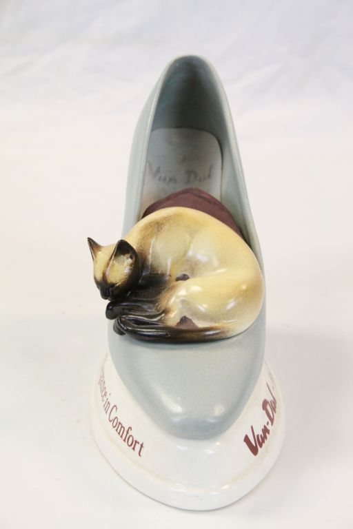 Van - Dal Advertising ceramic Shoe, made by "Lenham Pottery 1986" & standing approx 16cm at the - Image 3 of 6