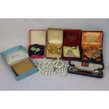 Mixed collectables to include Costume jewellery, Compacts, Rolled Gold bangle etc