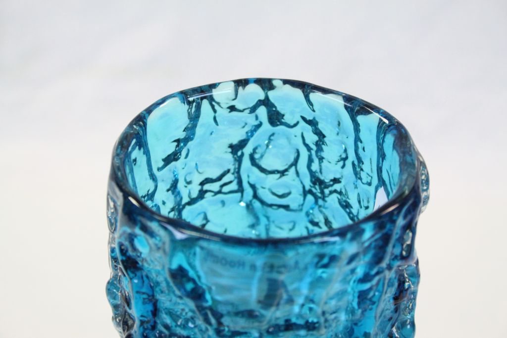 Whitefriars Kingfisher Blue glass vase with Bark effect finish and standing approx 19.5cm - Image 2 of 4