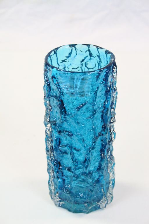 Whitefriars Kingfisher Blue glass vase with Bark effect finish and standing approx 19.5cm - Image 4 of 4