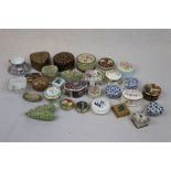 Tray of mixed Trinket Boxes etc to include Aynsley, Papier mache, Coalport etc