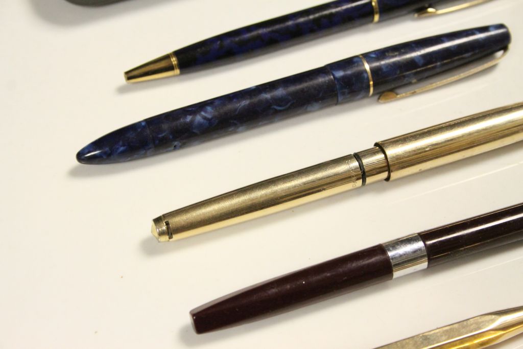 Collection of Pens including Blackbird, Parker Sonnet and a Rolled Gold Yard O Led Propelling - Image 5 of 8