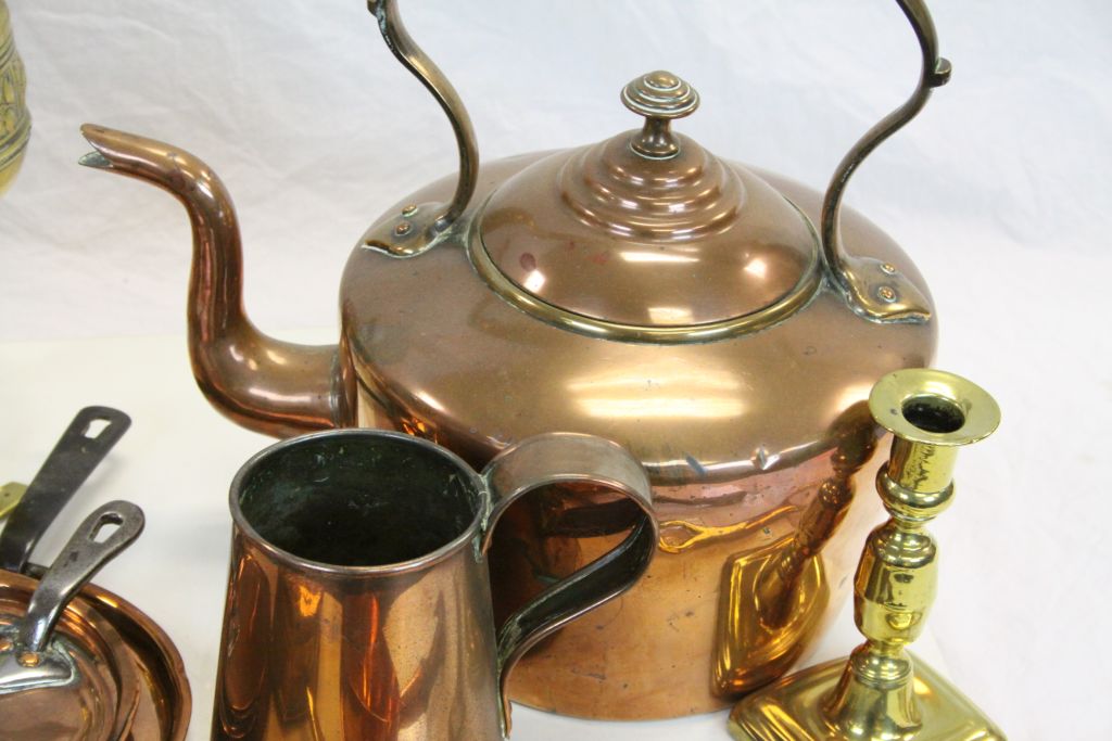 Box of mixed vintage Metalware to include Copper Kettle, saucepan Lids, Measuring Jug, Brass - Image 3 of 4