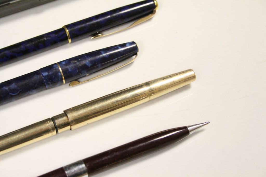 Collection of Pens including Blackbird, Parker Sonnet and a Rolled Gold Yard O Led Propelling - Image 4 of 8