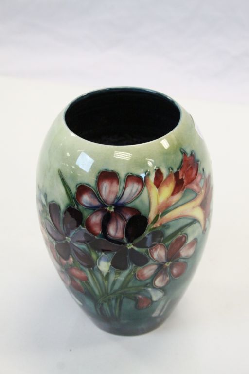 Vintage Moorcroft Pottery vase, hand painted with "Spring Flowers", stands approx 18cm is fully - Image 6 of 6