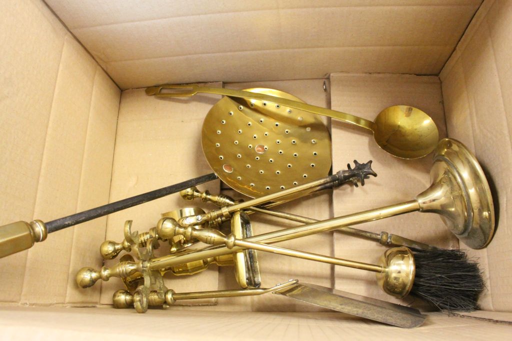 Box of mixed vintage Metalware to include Copper Kettle, saucepan Lids, Measuring Jug, Brass - Image 4 of 4