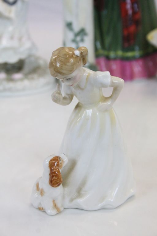 Collection of ceramic Figurines to include; Coalport "Visiting Day", Limited Edition Royal - Image 4 of 13