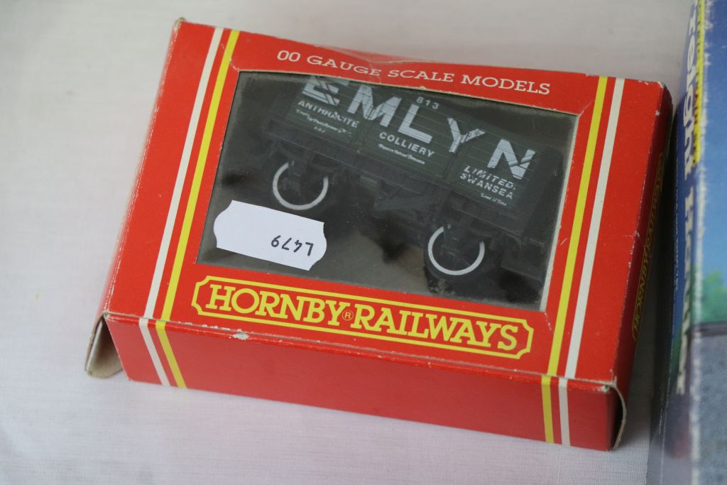 Boxed Hornby OO gauge R851 Freight Hauler train set appearing complete plus 2 x boxed Hornby - Image 4 of 7