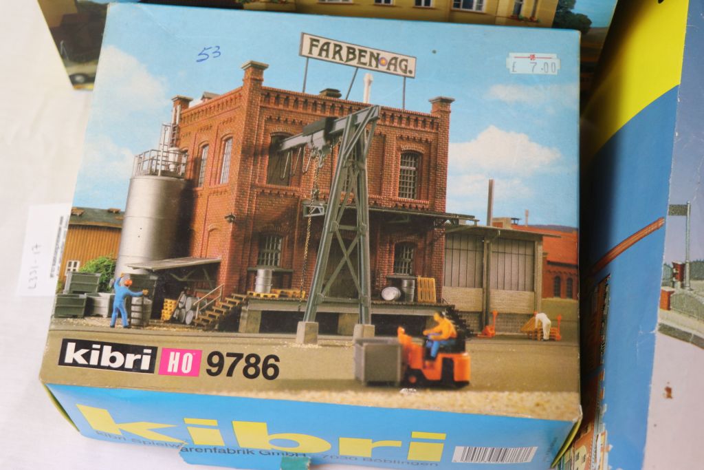 Collection of 13 boxed and unmade Kibri HO scale model buildings and kits to include 9796 (box - Image 6 of 16