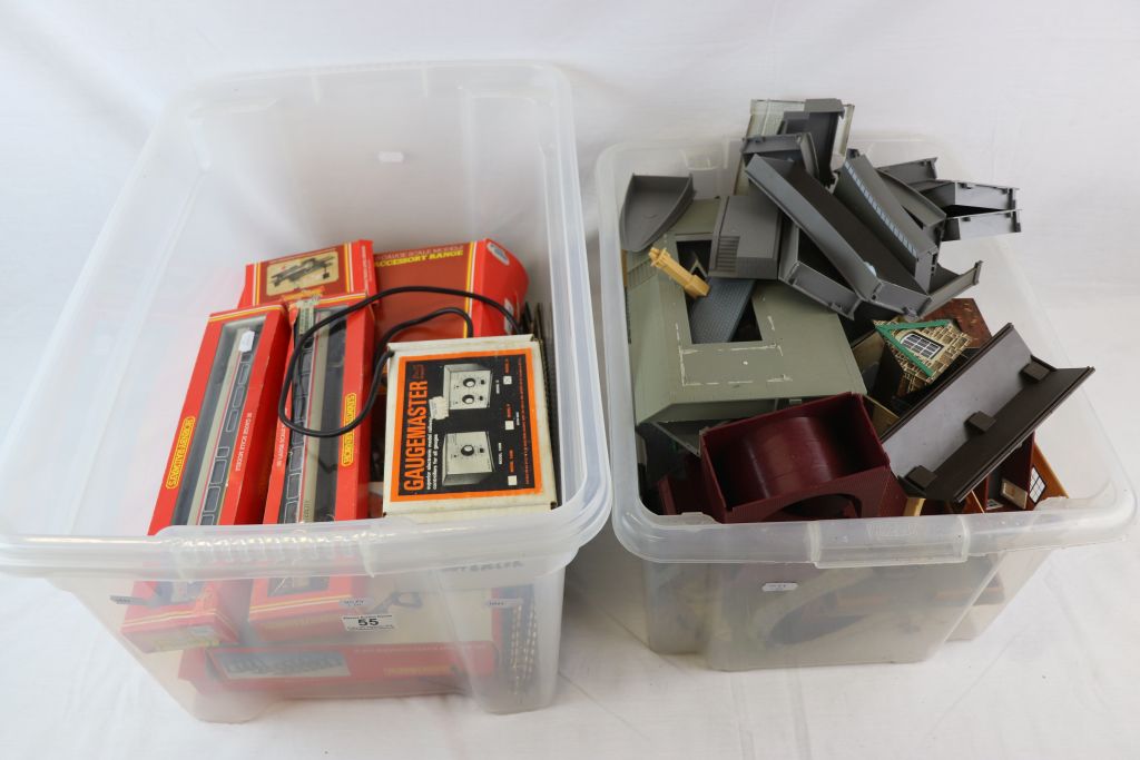 Quantity of model railway to include 2 x boxed Hornby OO gauge items of rolling stock R407 and R408,