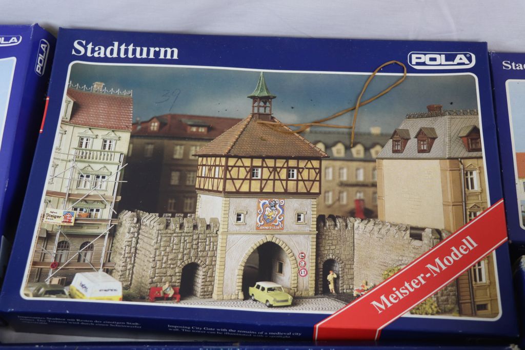 Collection of 16 boxed and unmade Pola model kits and buildings to include 401, 617, 671, 567, - Image 10 of 14