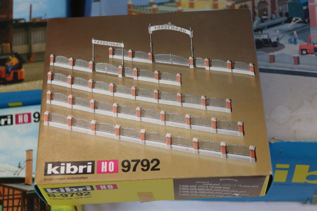 Collection of 13 boxed and unmade Kibri HO scale model buildings and kits to include 9796 (box - Image 5 of 16