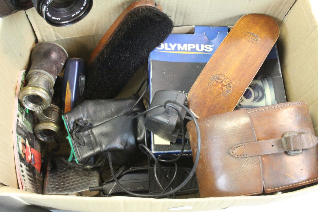 Box of mixed collectables to include Camera equipment, shoe Brushes, Kosta Boda glass tea light - Image 5 of 5