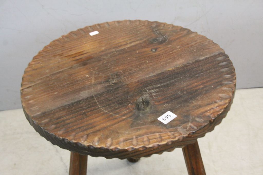 Rustic Pitched pine cricket table - Image 4 of 4