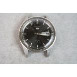 Vintage Gents Stainless Steel wristwatch "Seiko 5 Automatic" with day/date box at the three position