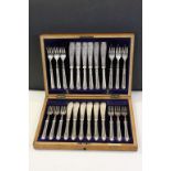 Antique Elkington cased silver plated ornate fish cutlery set of 24 pieces circa 1905