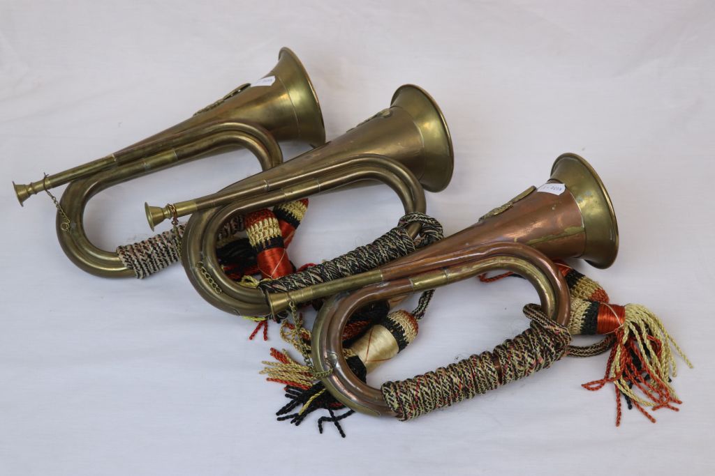 A Collection Of The British Military Bugle's, All Adorned With Military Badges To Include One To The - Image 8 of 8