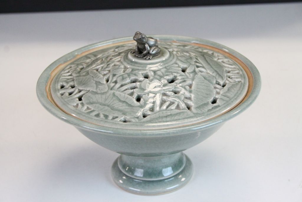 Celadon ceramic Pot Pourri bowl with lid & metal Frog finial, approx 18.5cm diameter