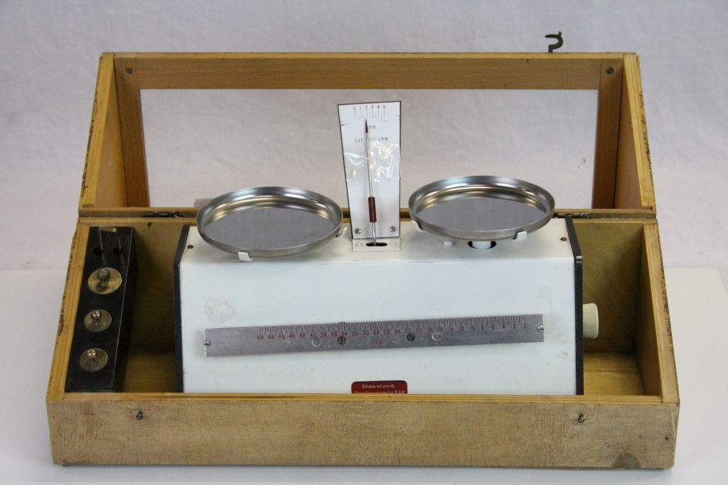 Vintage Wooden cased set of Scales with glazed front panel, scales by "Denward Instruments Ltd" &