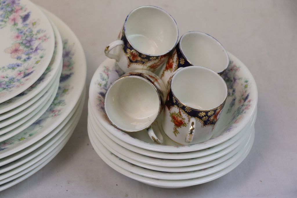 Part Wedgwood Angela pattern floral decorated dinner service and four Royal Albert cups and saucers - Image 4 of 4