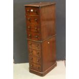 Early 19th century Mahogany Chest on Chest comprising Eight Drawers with Turned Wooden Handles,