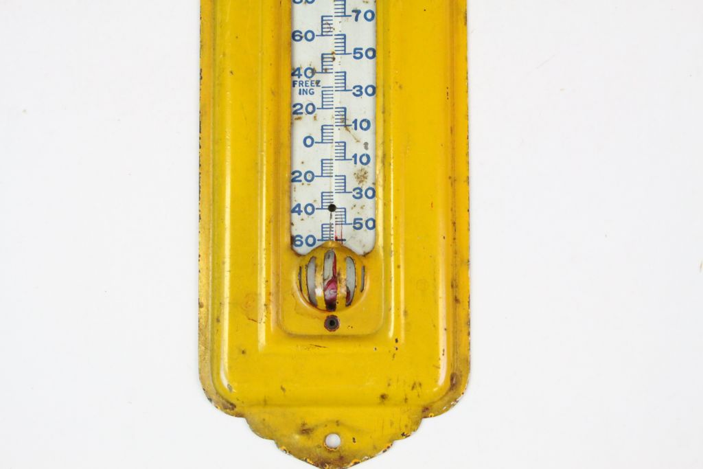 Vintage Tinplate wall mounted Thermometer marked "Peter's Garage Pittsfield Mass.", lacks Mercury, - Image 4 of 5