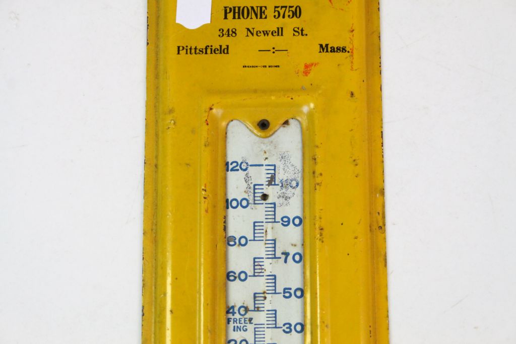 Vintage Tinplate wall mounted Thermometer marked "Peter's Garage Pittsfield Mass.", lacks Mercury, - Image 3 of 5
