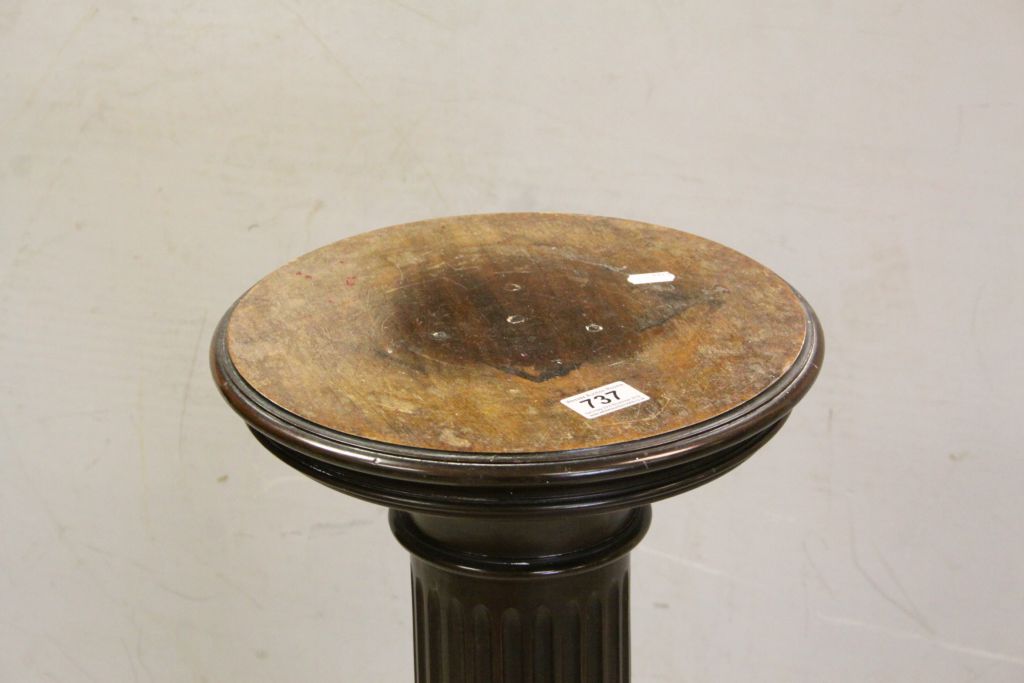 19th century Mahogany Corinthian Column Jardiniere Stand, 93cms high - Image 2 of 3