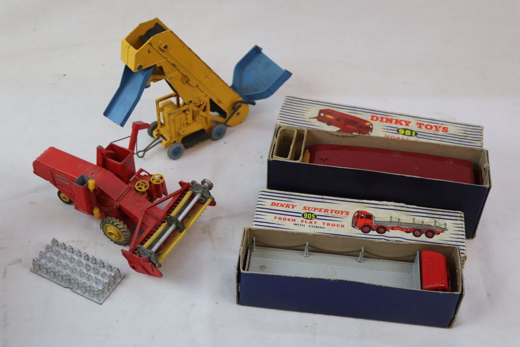 Two boxed Dinky Supertoys diecast models to include 905 Foden Flat Truck with chain, red cab, grey