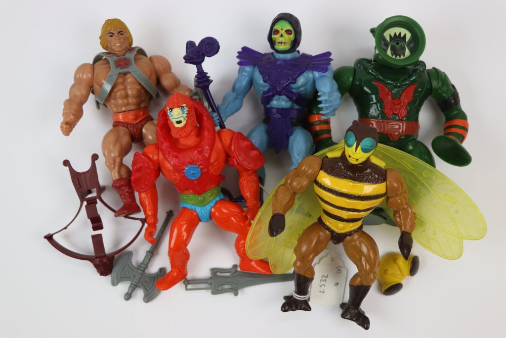 Five original Mattel He Man Masters of the Universe figures to include He Man, Skeletor, Buzz Off,