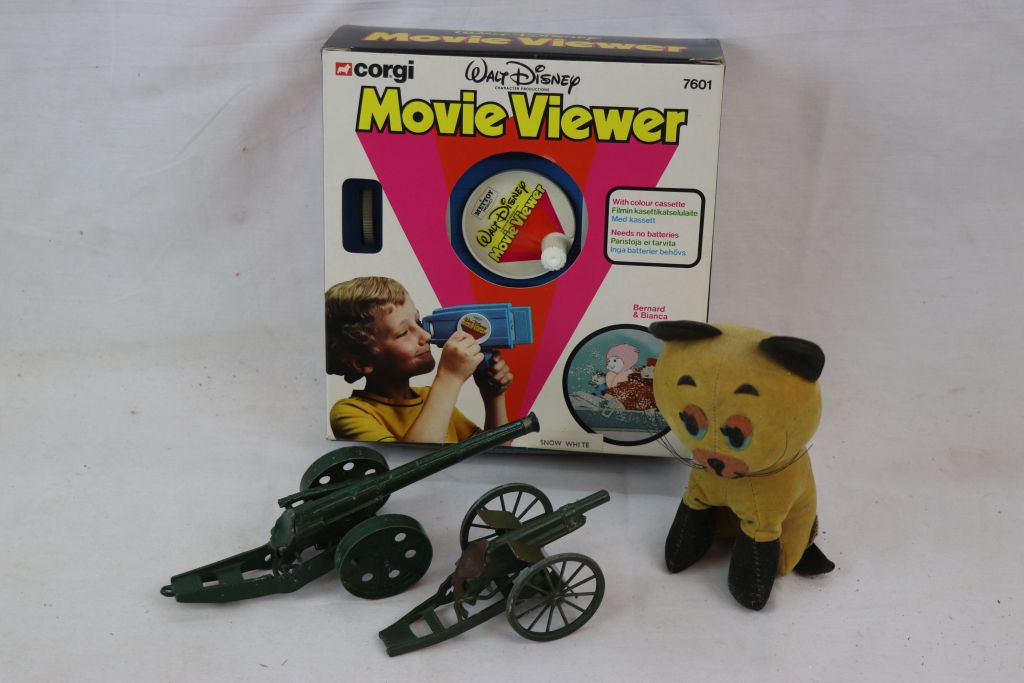 Boxed Corgi Disney Movie Viewer 7601 'Snow White' plus 2 x Britains diecast artillery models and a