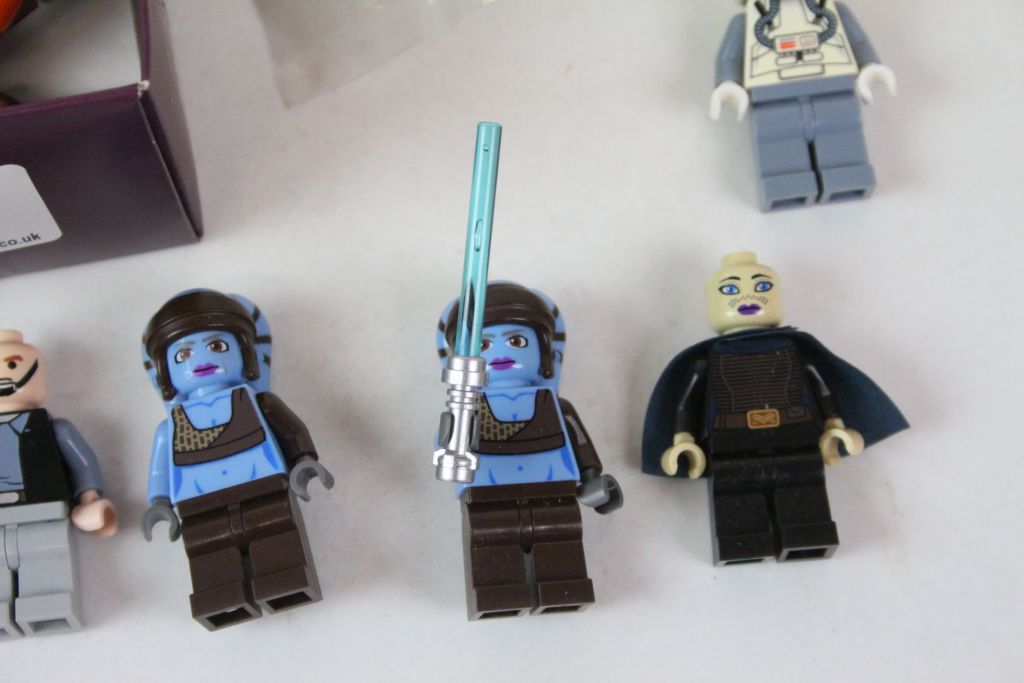 Star Wars - 25 Lego Star Wars minifigures to include Boba Fett, Anakin Skywalker, Admiral Ackbar etc - Image 3 of 5