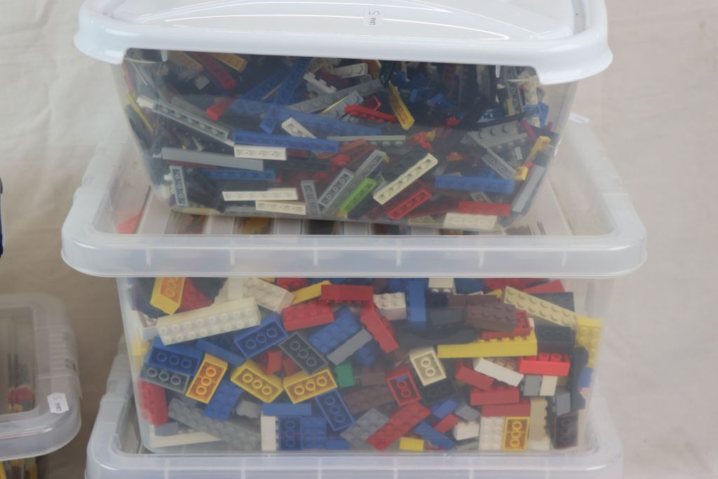 Large quantity of various original Lego bricks and accessories (6 tubs) - Image 2 of 3