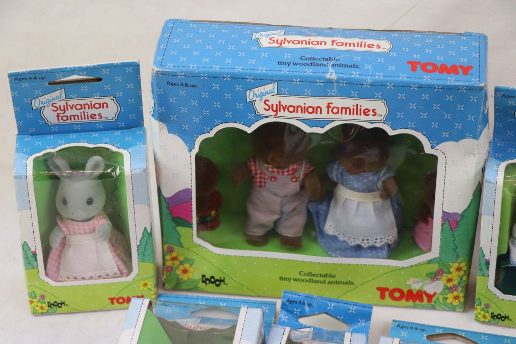 11 Boxed Original Tomy Sylvanian Families figures to include 2810 Bear Family, 2802 x 2, 2862 x 2, - Image 2 of 7