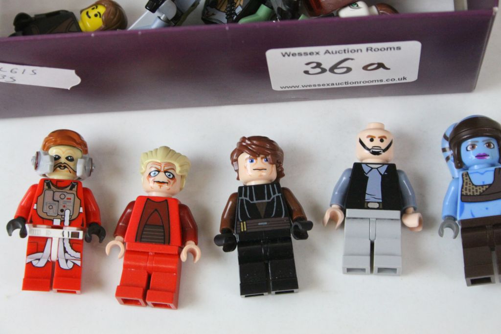 Star Wars - 25 Lego Star Wars minifigures to include Boba Fett, Anakin Skywalker, Admiral Ackbar etc - Image 2 of 5