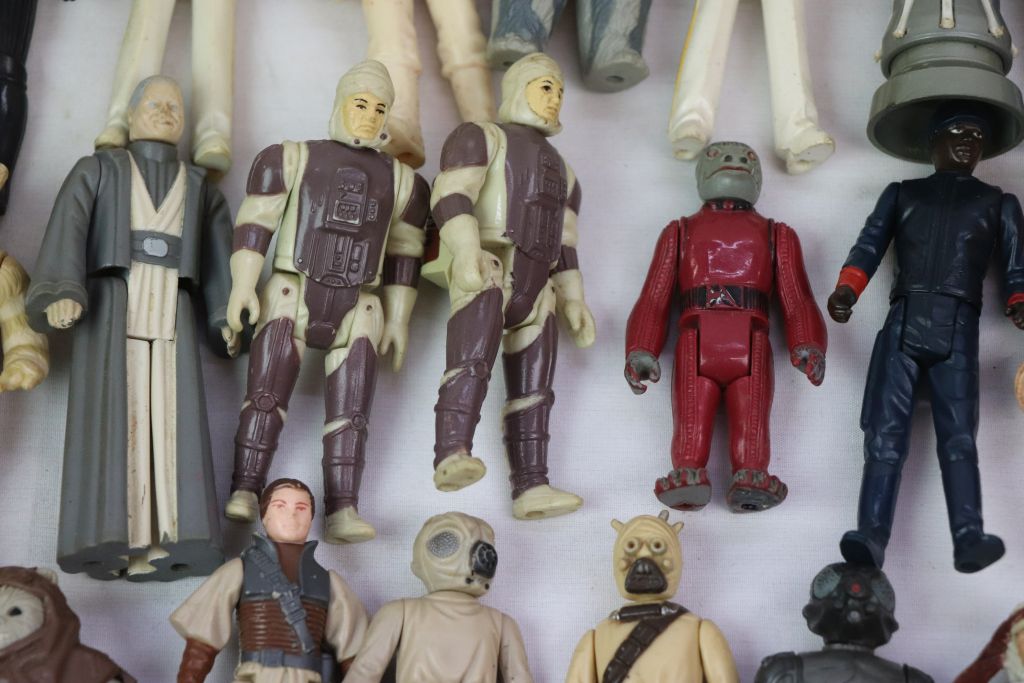 Star Wars - 78 Original play worn Star Wars figures to include Darth Vader, Artoo-Detoo (R2-D2), - Image 11 of 27