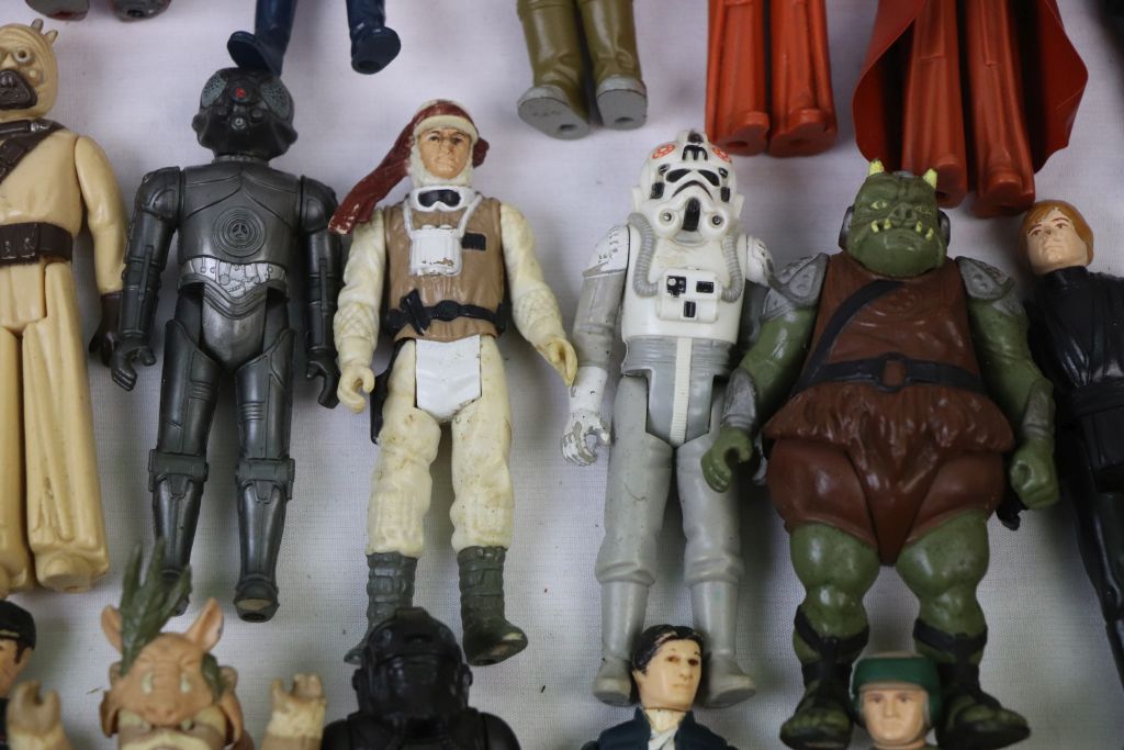 Star Wars - 78 Original play worn Star Wars figures to include Darth Vader, Artoo-Detoo (R2-D2), - Image 15 of 27