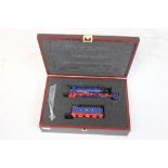 Cased Bachmann OO gauge Blue Ribband Sir Guy Williams LMR 2-8-0 locomotive and tender in blue, vg