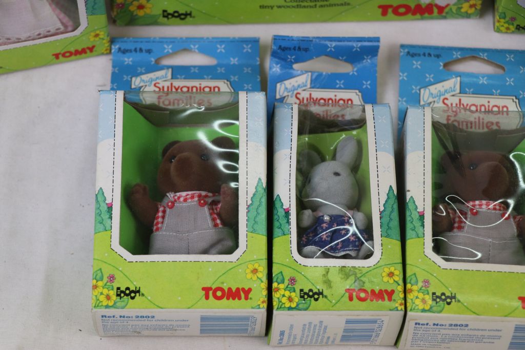 11 Boxed Original Tomy Sylvanian Families figures to include 2810 Bear Family, 2802 x 2, 2862 x 2, - Image 7 of 7