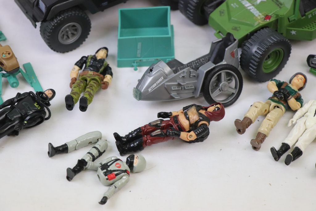 Group of original Hasbro Action Force to include 4 x figures, AWE Striker, Cobra Night Attack and - Image 5 of 6