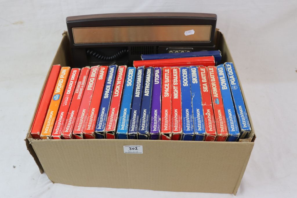 Retro Gaming - Mattel Electronics Intellivision console with 22 x boxed games featuring Bowling, PGA - Image 2 of 6